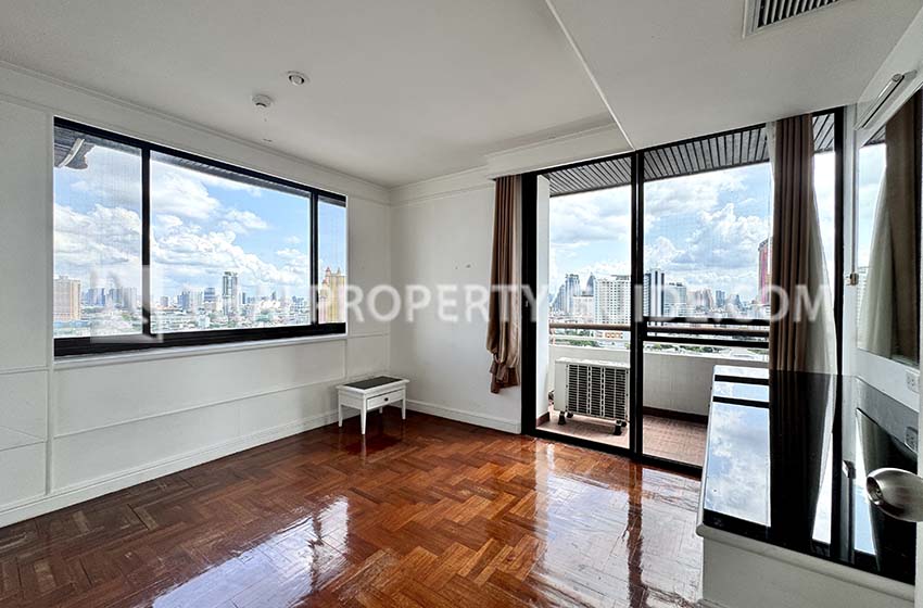 Apartment in Phaholyothin 